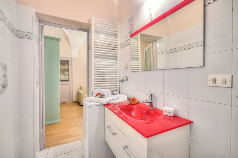 Bathroom 5, Goccia Di Mare 50m From The Sea, Savona
