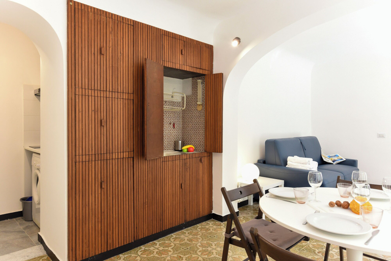 Dining 4, Maisonette Apartment with Outdoor Dining - Happy Rentals, Genova