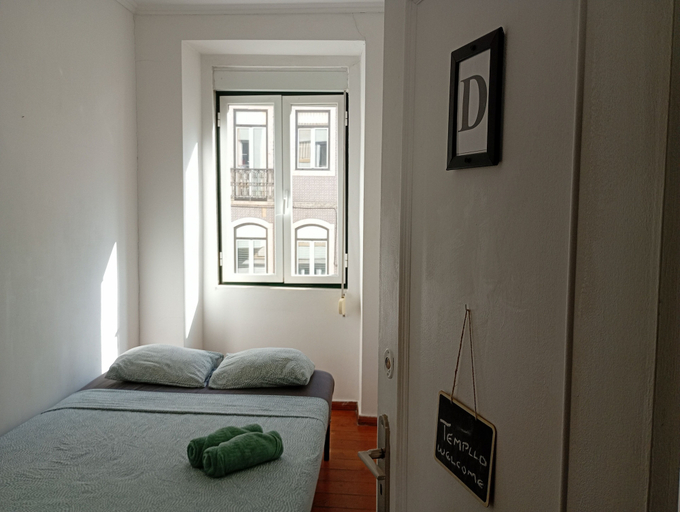 Room 3, Palmira, Lisbon