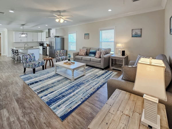 Living area 2, Seaside Bliss, Harrison