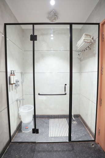 Bathroom 5, Annekaa Heights, Mathura
