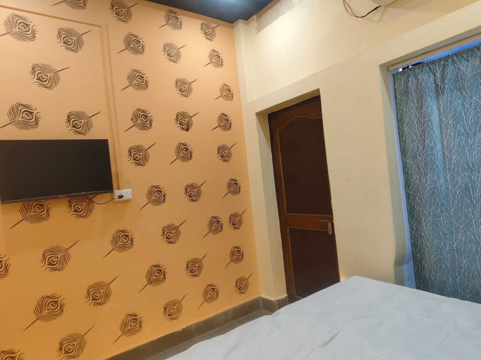 Room 4, Shree Rudraksha Home Stay, Varanasi
