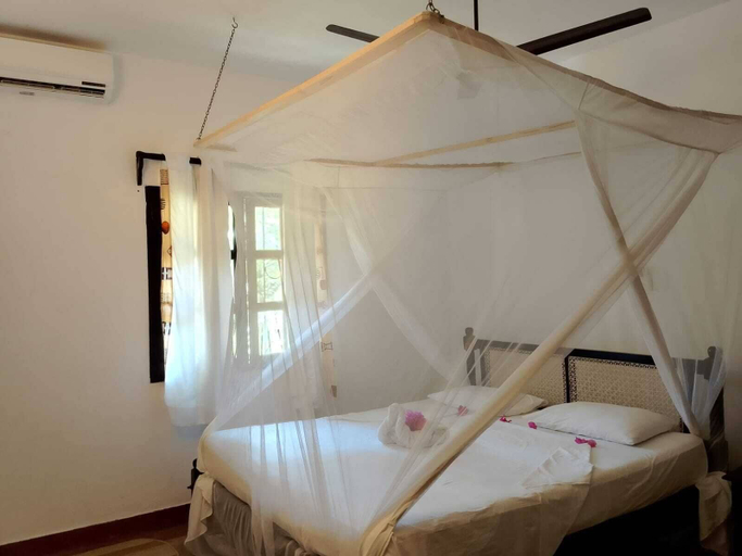 Room 2, karibuni villa 83 n 84, Magarini