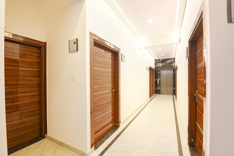 Lobby 4, FabHotel 24x Living, Gurgaon