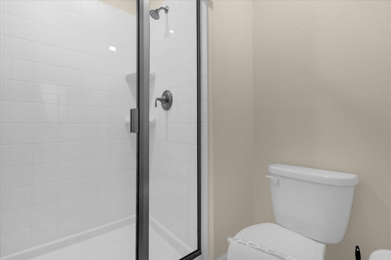 Bathroom 4, Bedrooms 3 Bathrooms Storey Lake 3075 PP, Osceola