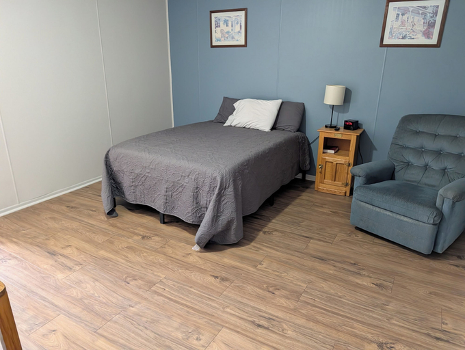 Room 2, Auburn Inn South, Nemaha
