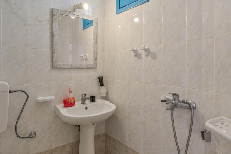 Bathroom 3, Palatino, South Aegean