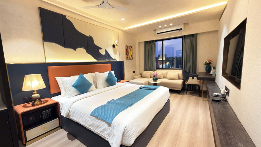 Room 5, Skyearth Hotel, Indore