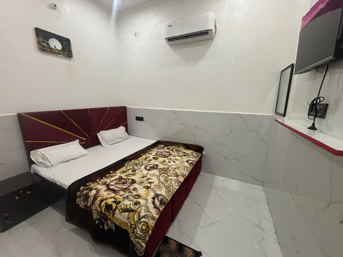 Room 4, Maa Vaishno Dham, Mathura