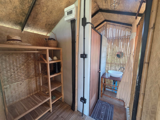 Bathroom 4, Baannok at Motakhian, Pak Chong