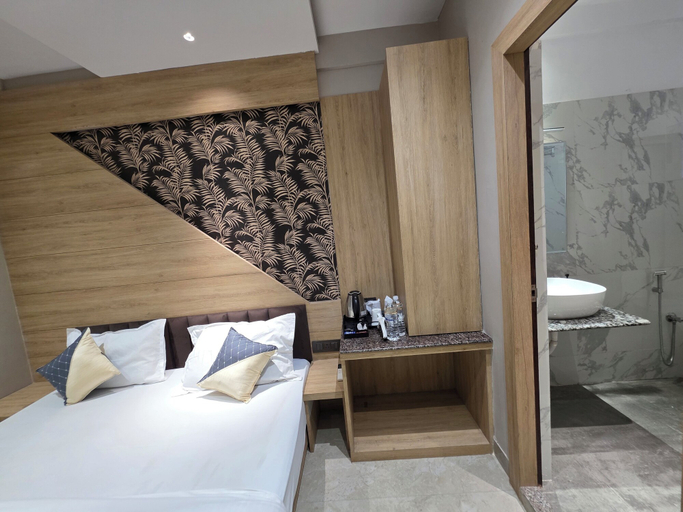 Room 3, The Bay Suites - NIS, North 24 Parganas