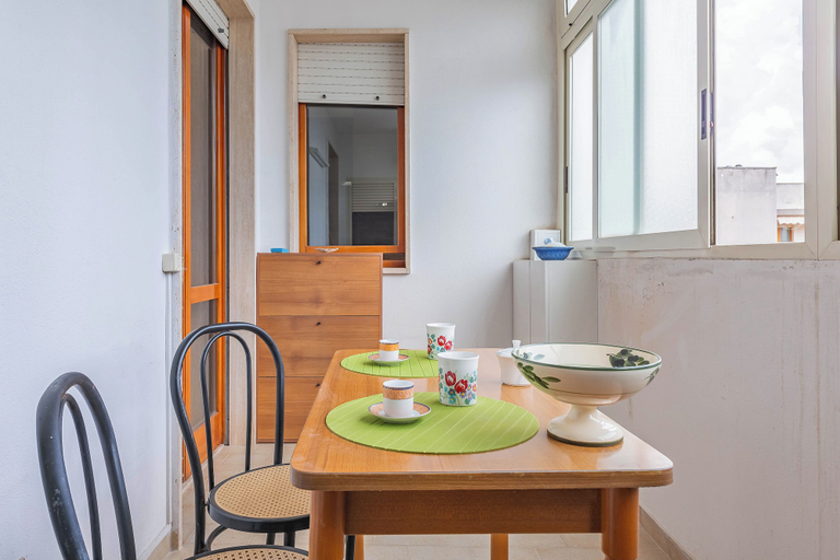 Dining, Porta Di Mare Apartment With Balcony and A/C, Lecce