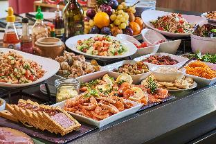 Food & Drinks