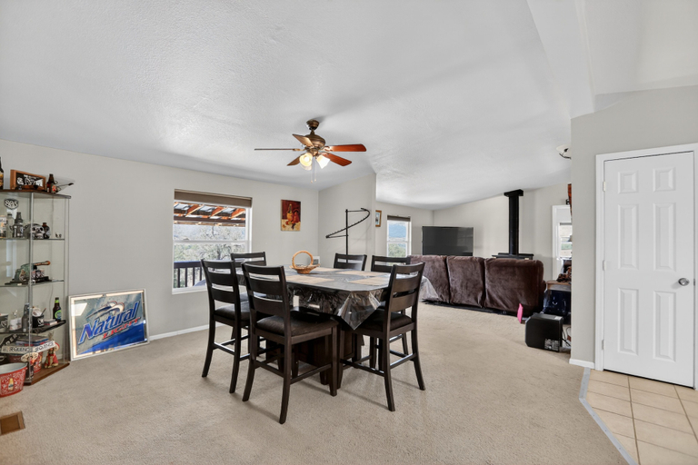 Dining 5, Tehachapi 12-guest Group Escape 5 Bedroom Home, Kern