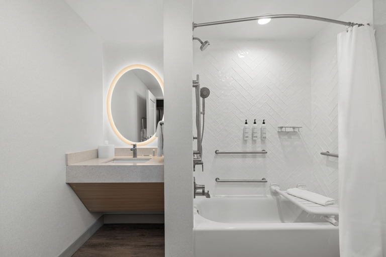 Accessible bathroom, Towneplace Suites By Marriott Opelika Auburn, Lee
