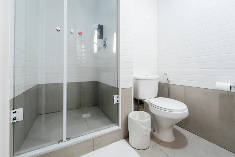 Bathroom 4, Ibis Blumenau, Blumenau
