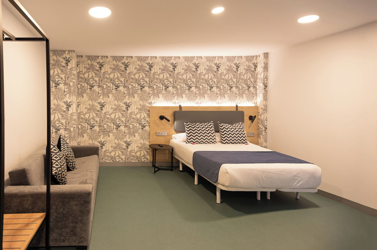 Bedroom 2, RK Farallón Canteras, Las Palmas
