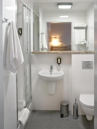Bathroom 4, Hotel Petropol, Płock City