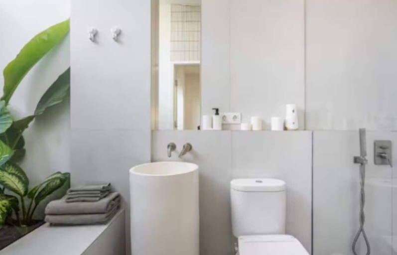 Bathroom 2, New Dreamland Villa 5 min to Beach, Badung
