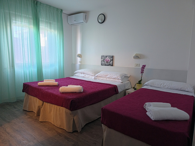 Bedroom 3, Hotel Ornella, Rimini