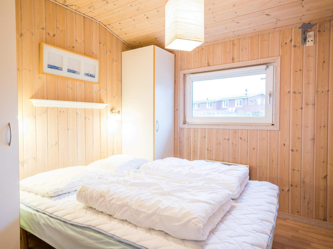 Bedroom 3, 4 Star Holiday Home in Henne, Varde