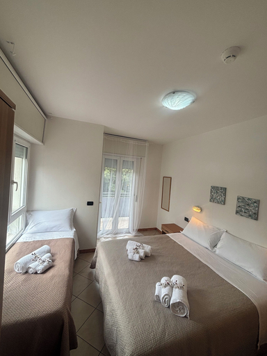 Bedroom 3, Hotel Dream, Rimini