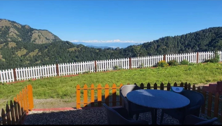 Outdoor dining, Himaaksh Uttarakhand, Nainital