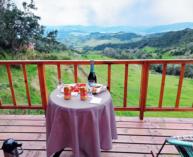 Outdoor dining 4, Cabañas Paraíso en La Montaña, La Calera