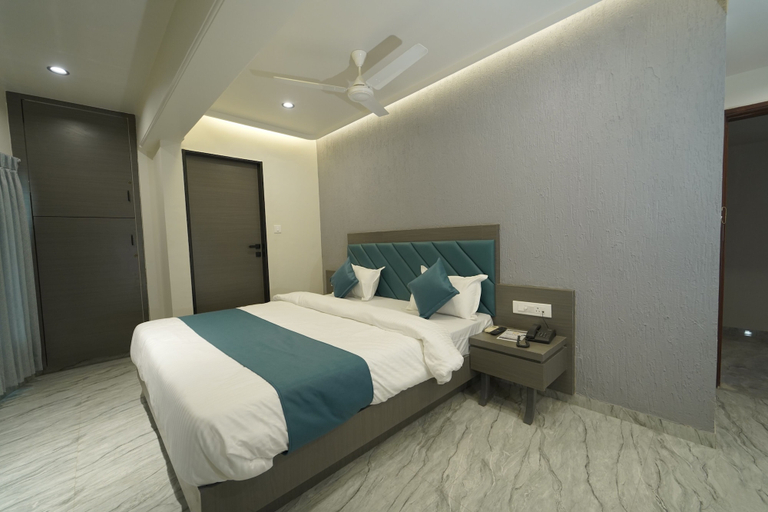 Room 2, Hotel Repose, Vadodara