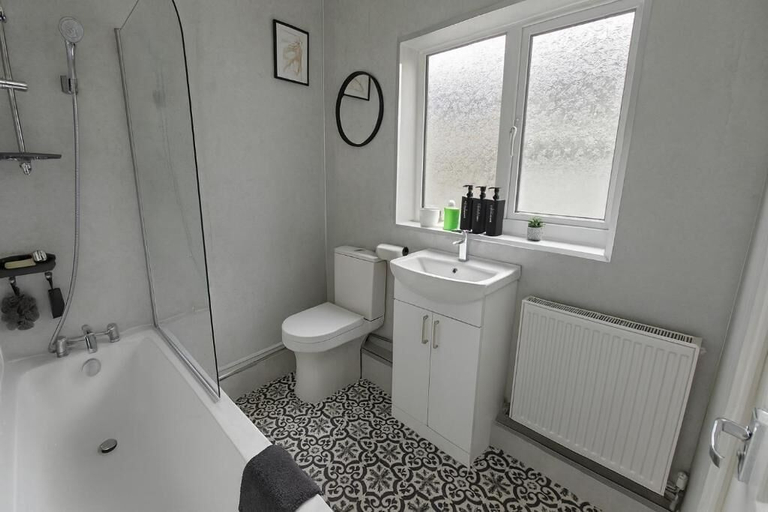 Bathroom, Coastal Haven - Steps From Beach, Cumbria