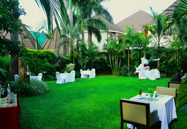 Outdoor banquet area, Bustani Tulivu, Kanduyi