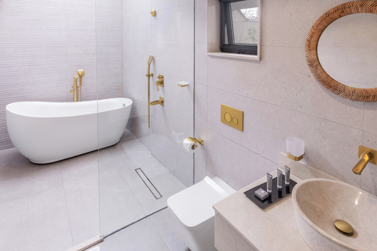 Bathroom 2, BON Hotel Crown Forest, Gomoa