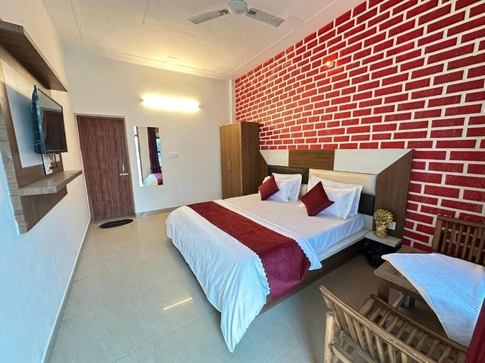 Room 2, Hotel Mist, Chandigarh