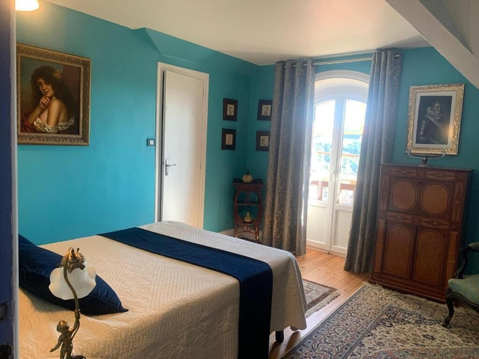 Room 2, Le relai des favorites, Rhône