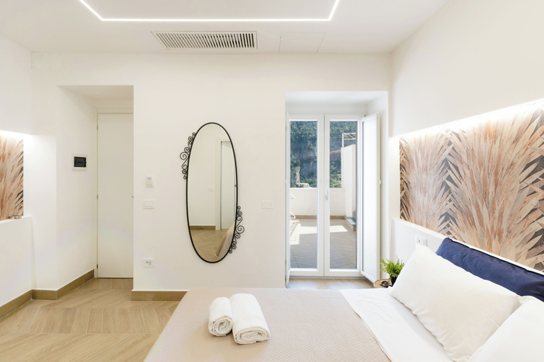 Room 4, A' Malafemmena, Salerno