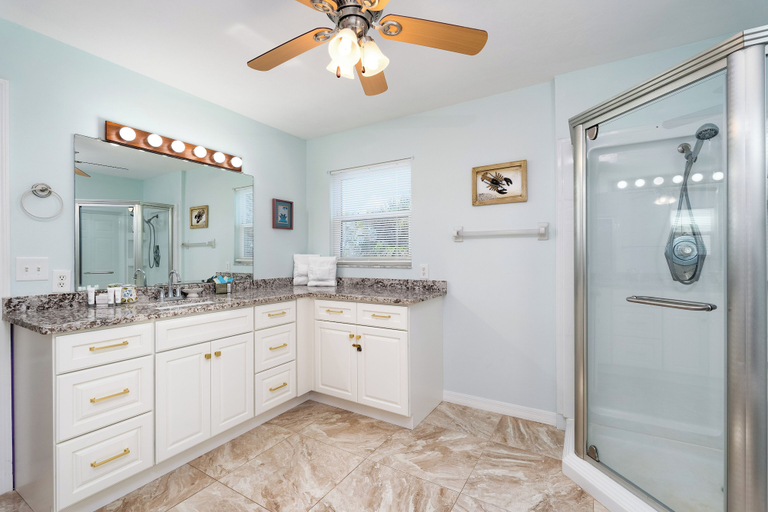Bathroom 3, Gulfside Retreat, Lee