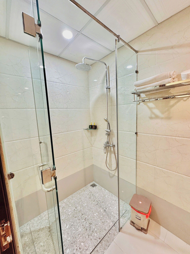 Bathroom 4, An Velora Boutique Hotel, Da Nang