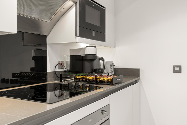 Others 5, Luxury 3 Bed 2 Bath Apartment Marylebone Station, London