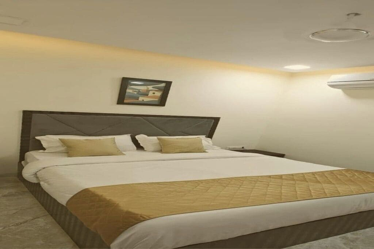 Room 2, Glitz Hotel Beverly- US Consulate Kurla, Mumbai Suburban