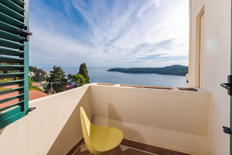 Property grounds 3, Golden Cove Apartment, Dubrovnik