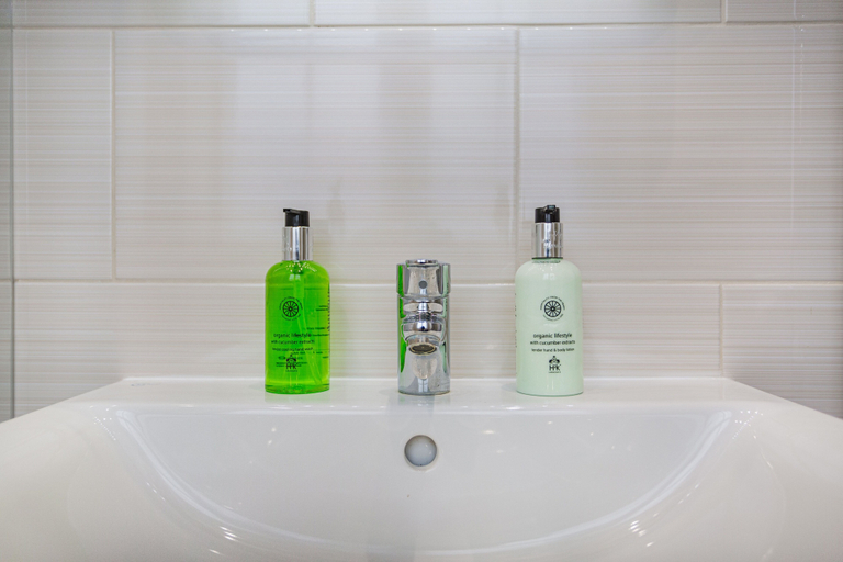 Bathroom 4, The Kings Head Hotel, Richmond, North Yorkshire, North Yorkshire