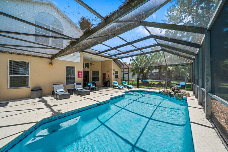 Sport & Beauty 1, 8213 Fan Palm Way, Osceola