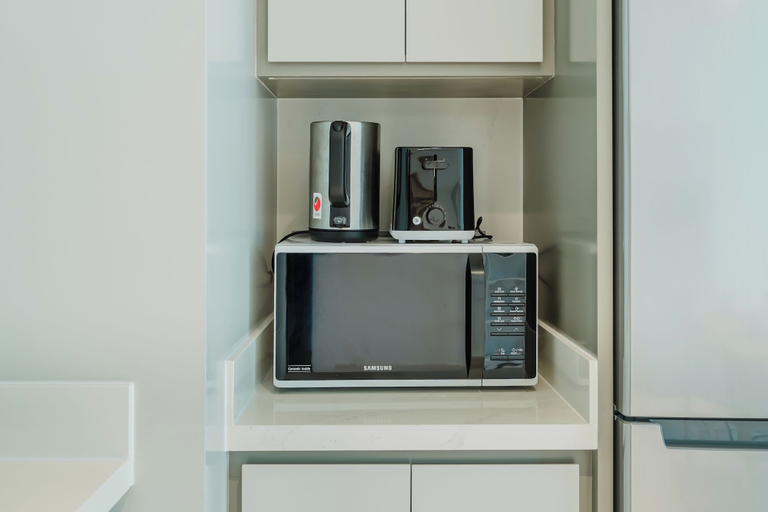 Microwave, PVH - Sunrise Bay - Spacious 1BR, Dubai