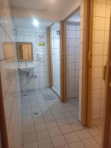 Bathroom, Courtyard Hotel, Pasay City