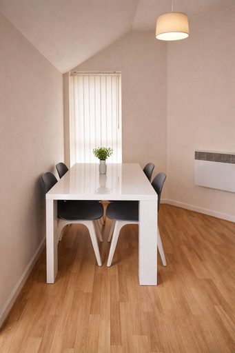 Living area 3, Webster Road Park Loft Apartment, Sefton