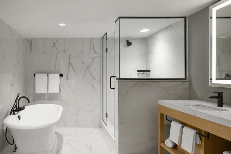 Bathroom 5, Hyatt Place Montreal - Downtown, Montréal