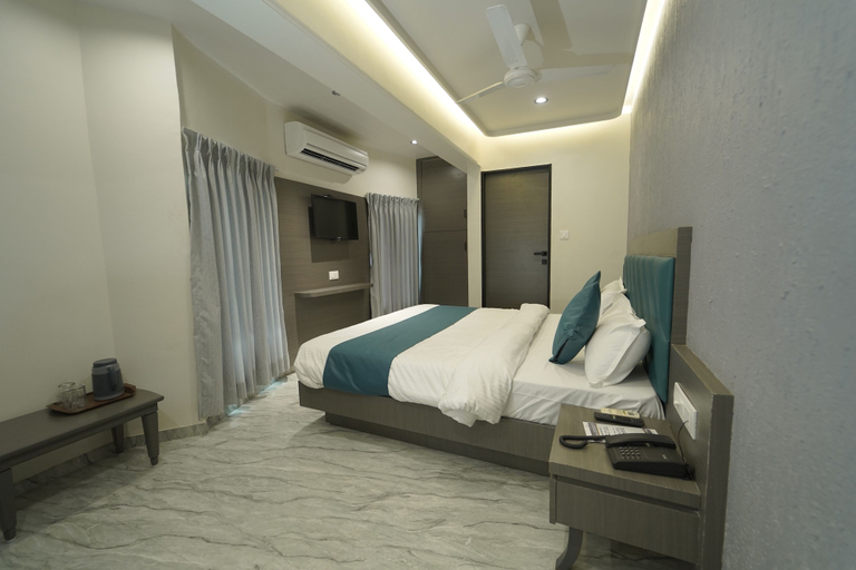 Room 5, Hotel Repose, Vadodara