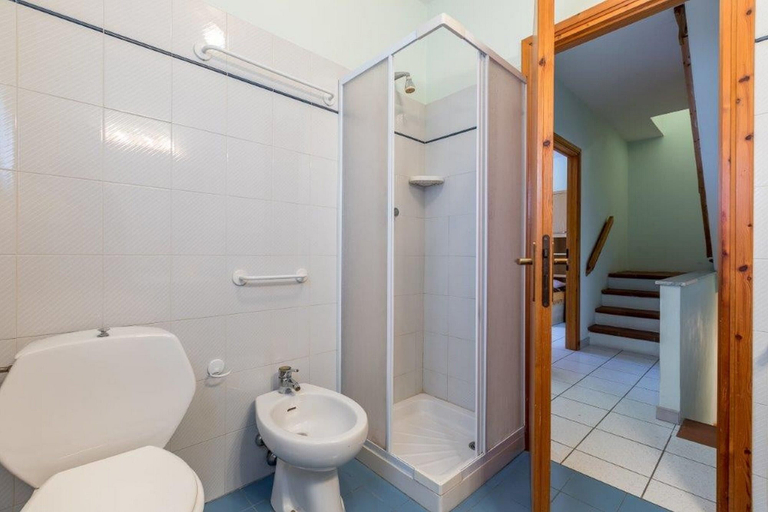 Bathroom 3, La Chimera 700m from sea, Massa Carrara