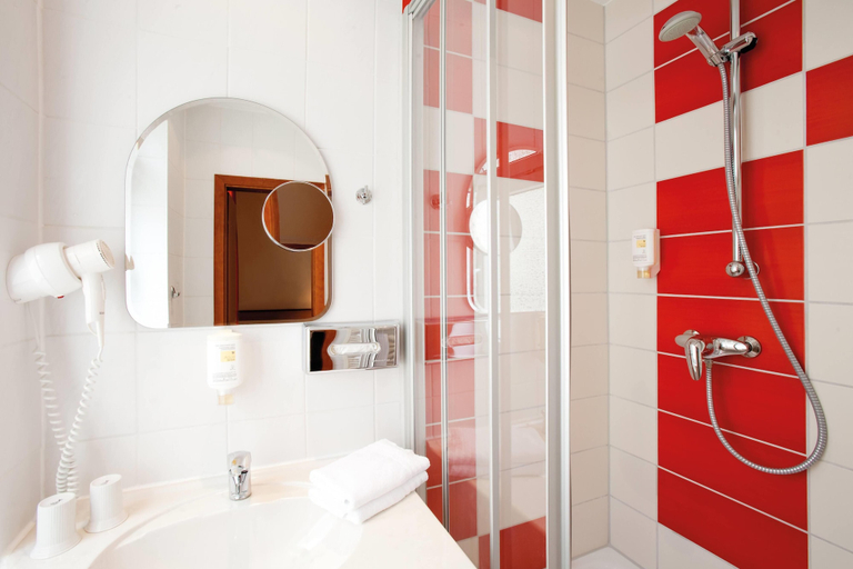 Bathroom, Vienna House Easy by Wyndham Rostock, Rostock