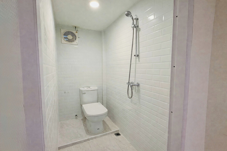 Bathroom, Hostel 159, Phaya Thai